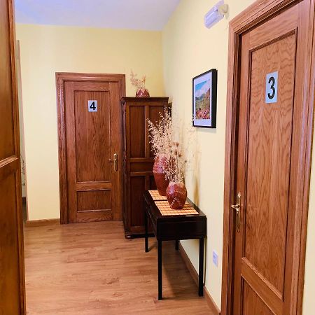 מלון פוטס Hostal La Serna מראה חיצוני תמונה