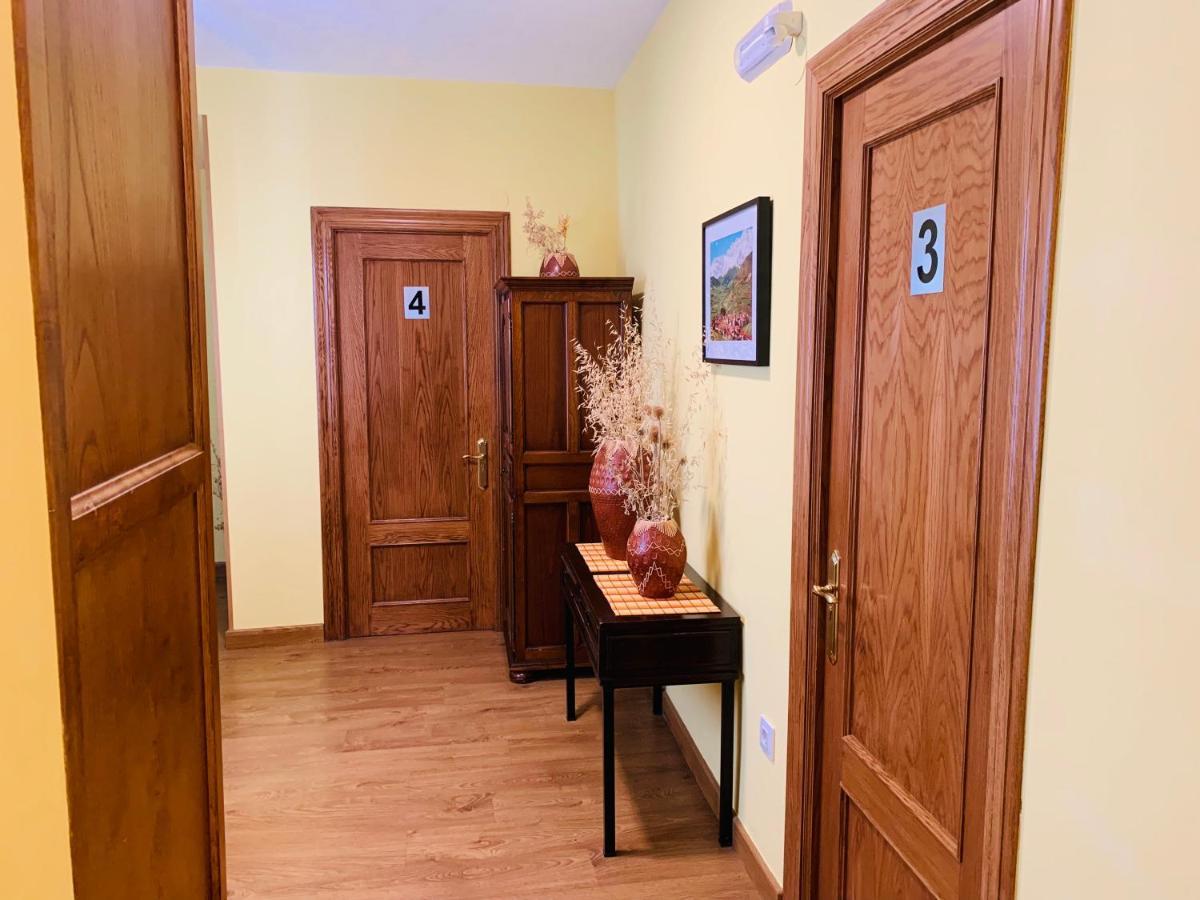 מלון פוטס Hostal La Serna מראה חיצוני תמונה