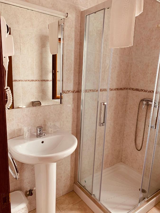 מלון פוטס Hostal La Serna מראה חיצוני תמונה
