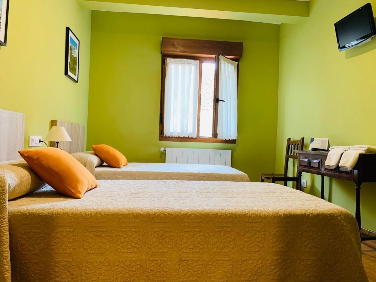 מלון פוטס Hostal La Serna מראה חיצוני תמונה