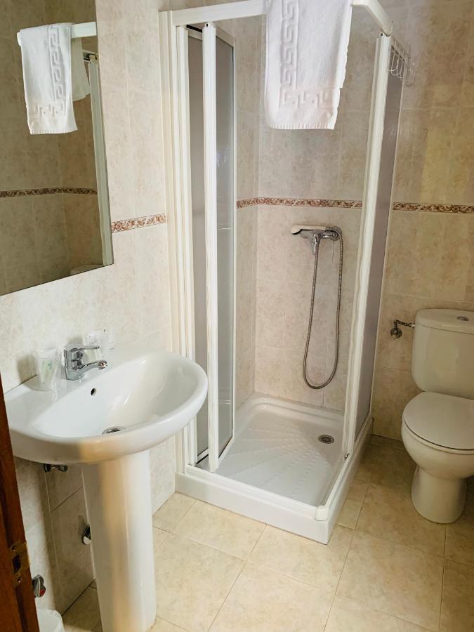 מלון פוטס Hostal La Serna מראה חיצוני תמונה