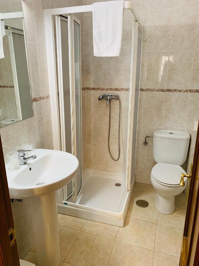 מלון פוטס Hostal La Serna מראה חיצוני תמונה