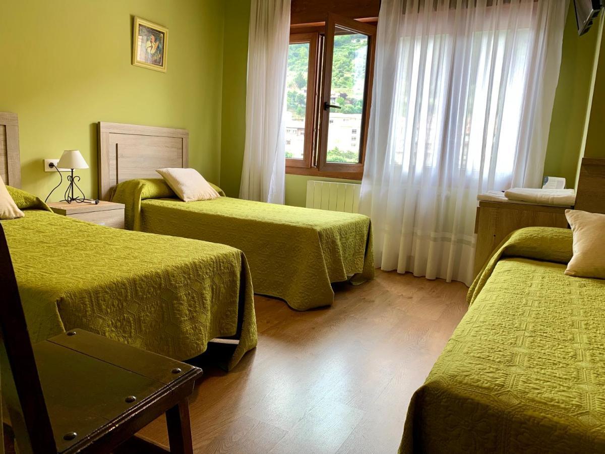 מלון פוטס Hostal La Serna מראה חיצוני תמונה