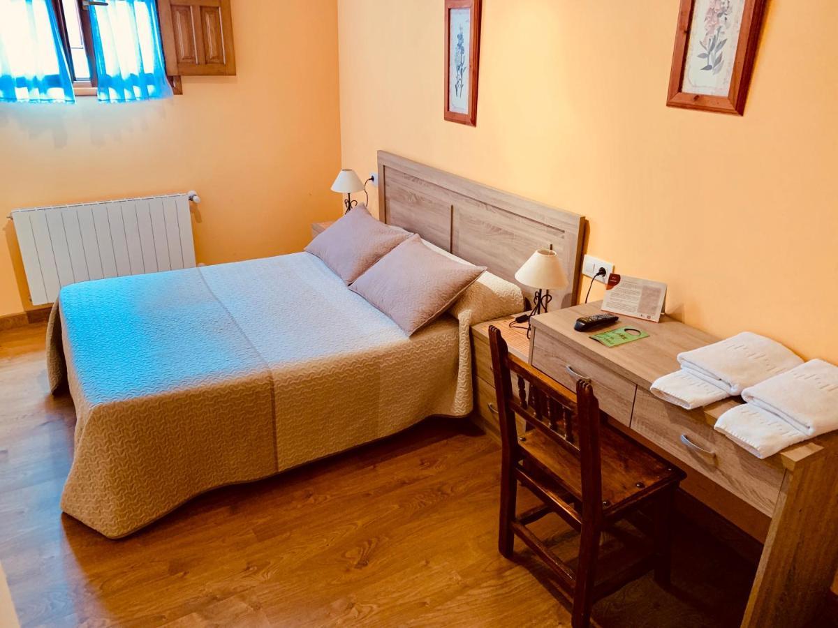 מלון פוטס Hostal La Serna מראה חיצוני תמונה