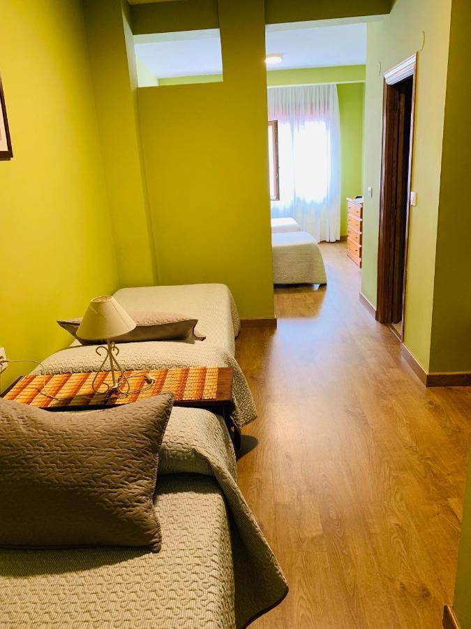 מלון פוטס Hostal La Serna מראה חיצוני תמונה