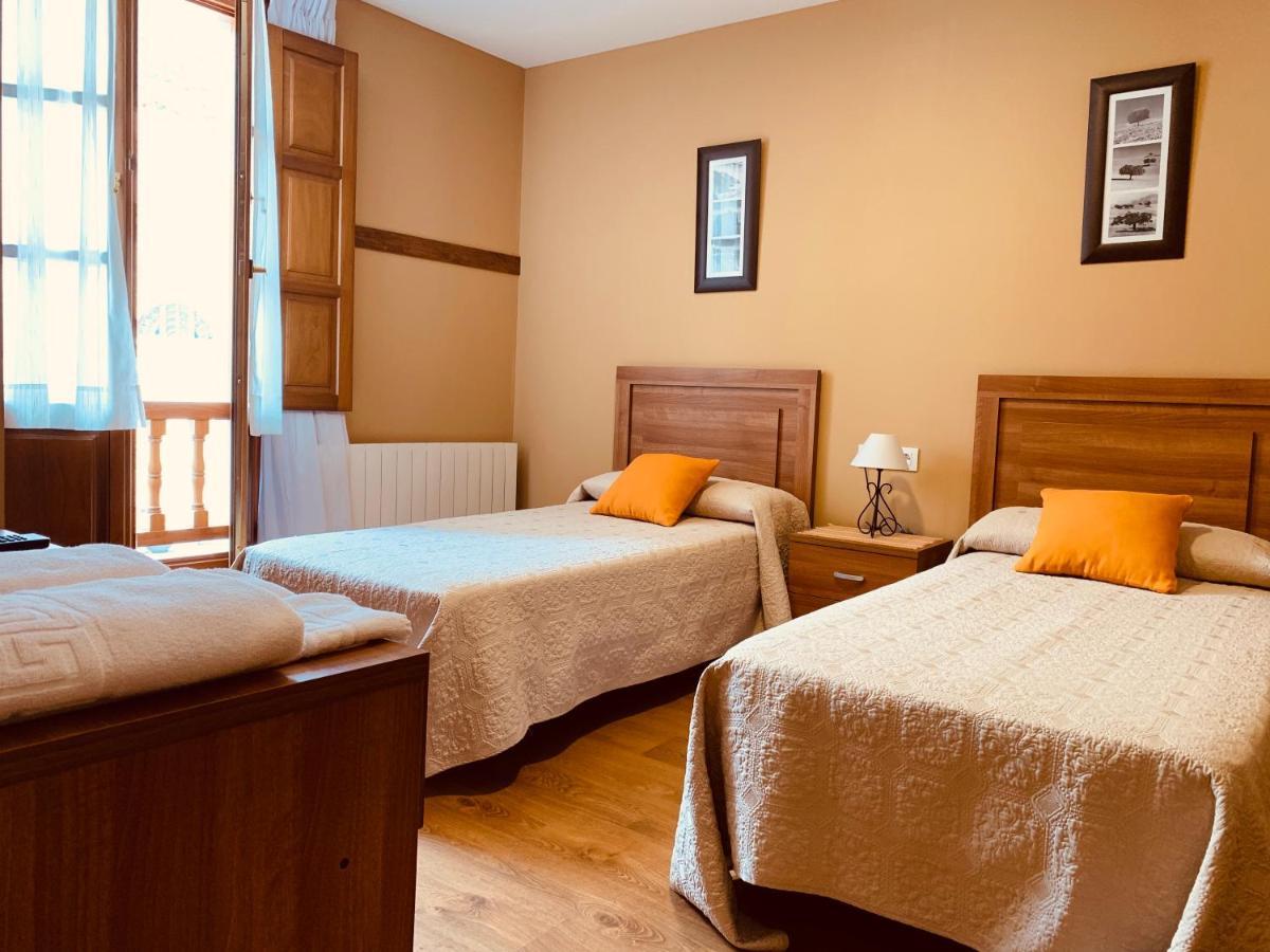 מלון פוטס Hostal La Serna מראה חיצוני תמונה